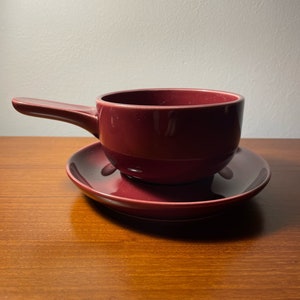 Set kommen met bord in Bordeaux keramiek Rosenthal Studio Line Gemaakt in Duitsland jaren 70
