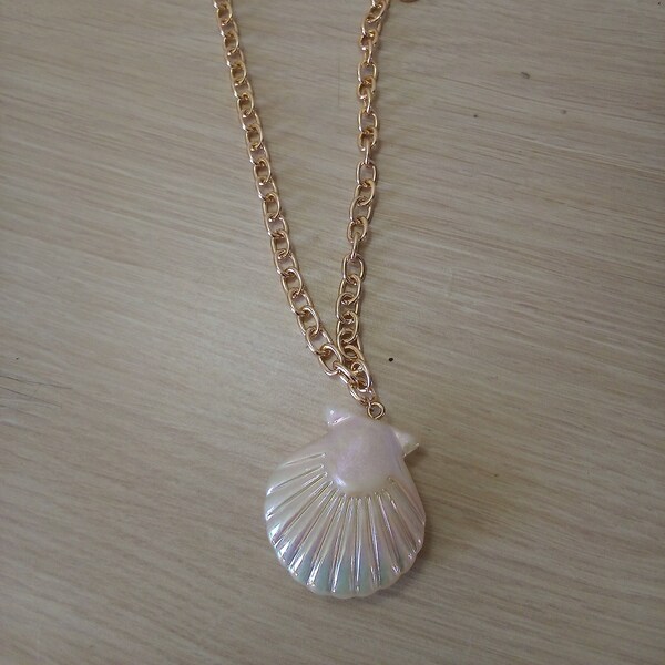 Oversized Sea Clam Shell Mermaid Ocean Sea Fantasy Cosplay Costume Necklace