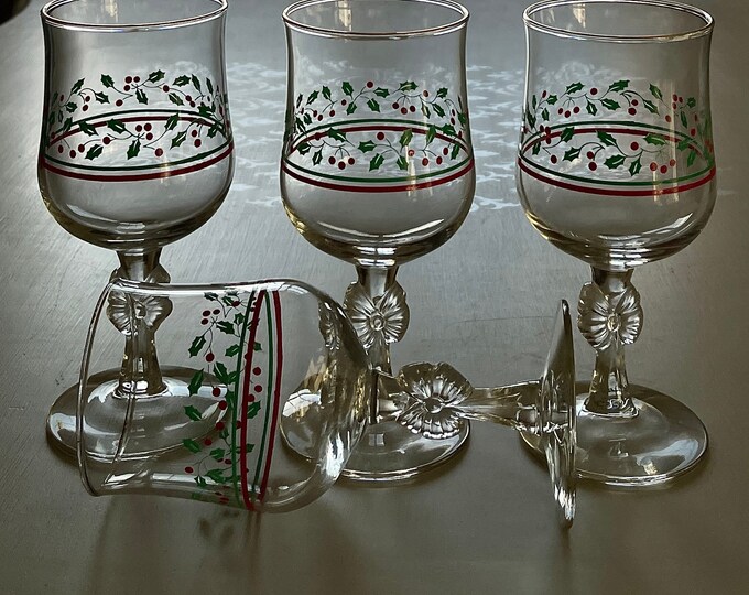 Vintage Christmas Wine Glasses Vintage Xmas Glassware Etsy