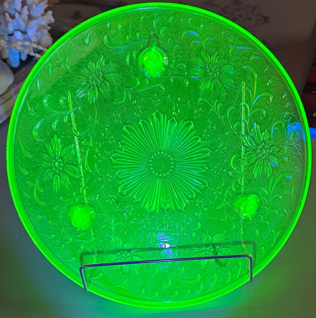 Uranium Glass Cake Plate Us Glass Shaggy Daisy Etsy Il 1080xN.6028826115 Clqj