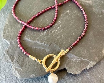 Deep Red Garnet Toggle Necklace, Swarovski Pearl Pendant, Natural Garnet Gemstone Necklace, Beaded Toggle Necklace, January Birthstone