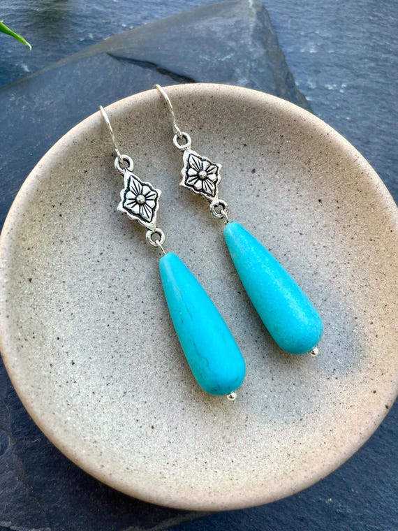 Orecchini a goccia in howlite turchese: pendenti boho placcati in argento - Italia