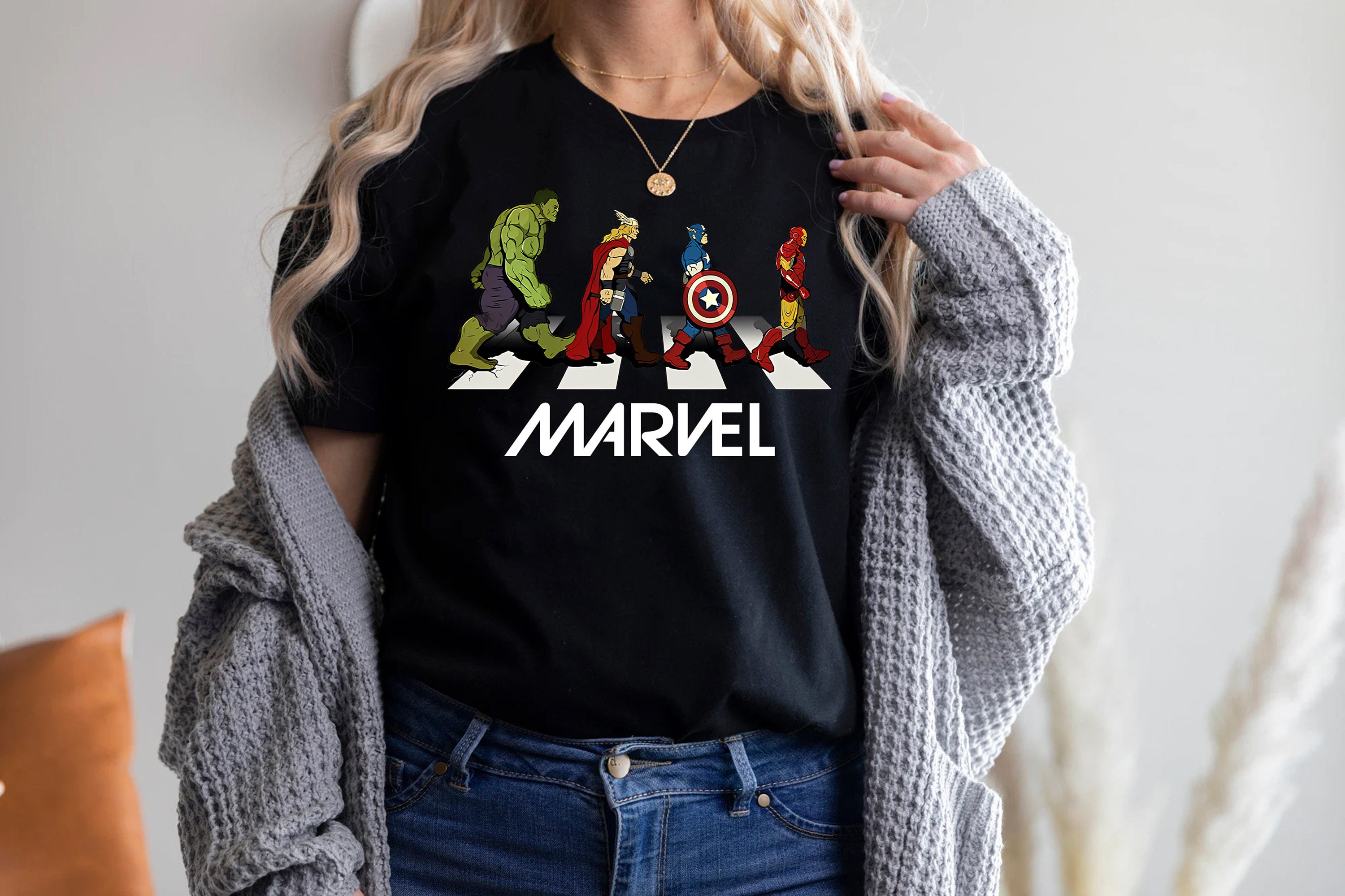 Discover Camiseta Marvel Avengers Super Heroes Mundo Marvel Personajes para Hombre Mujer