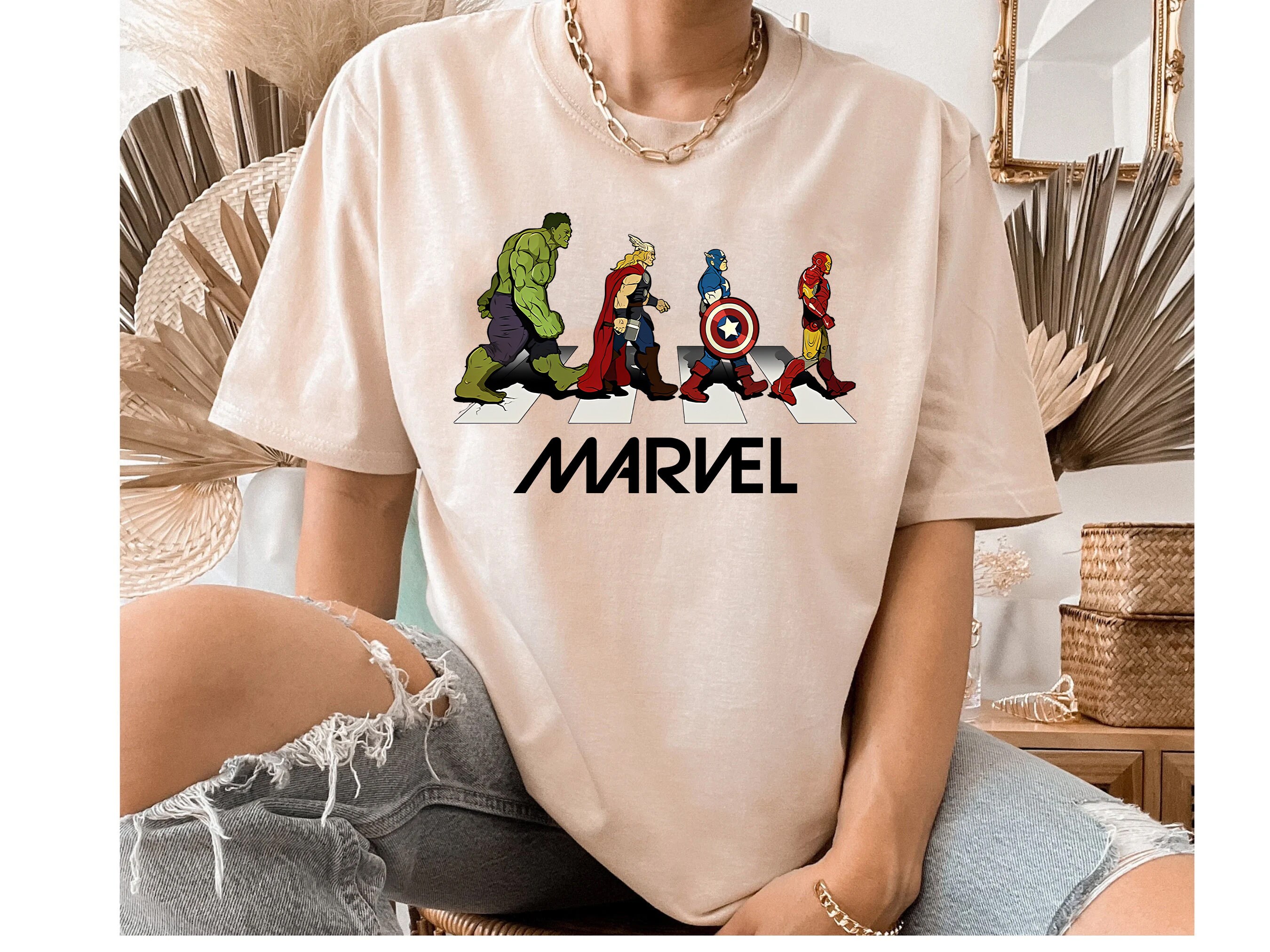 Discover Camiseta Marvel Avengers Super Heroes Mundo Marvel Personajes para Hombre Mujer