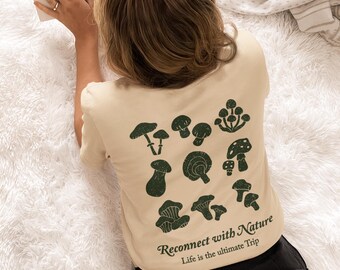 T-Shirt mit Pilzmotiv "Reconnect with Nature", Print im Vintage Stil, Magic Mushroom Vibes, Shirt für Damen und Herren, Unisex Oversize