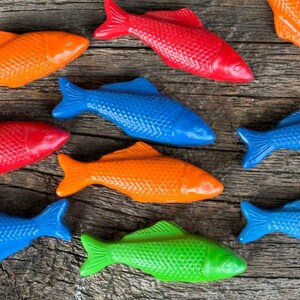Crayons de couleur poisson - Prêts à offrir dans une boîte kraft