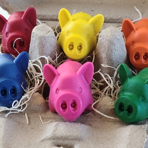 Pig Crayons - Recycled CRAYONS - Beeswax Crayons - Birthday Gift Kids - Holiday Gift - Pig Gift - Kids Toys - Stocking Stuffer - Farm Party