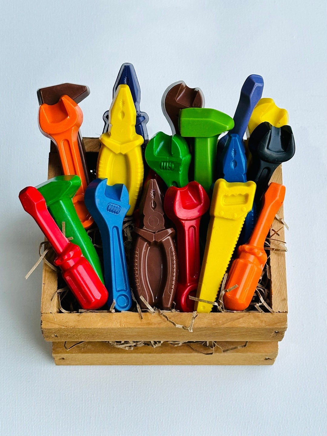 Kids Tool Crayons Set of 12 in Gift Box Inspire Creativity for Kid