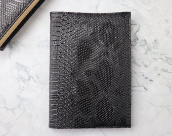 Couverture de livre en cuir noir