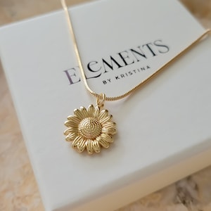 Gold Filled Sunflower Necklace. Daisy Necklace. Minimalist Sun Jewelry. Gold Flower Necklace. Unique Christmas Gift for Her. Gift for Mom