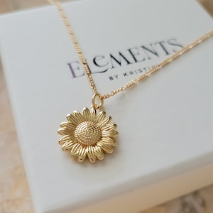 Sunflower Necklace. Gold Filled Daisy Necklace. Minimalist Sun Jewelry. Gold Flower Necklace. Unique Christmas Gift for Her. Gift for Mom