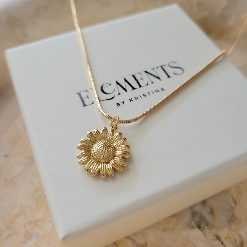 Sunflower Necklace. Gold Filled Daisy Necklace. Minimalist Sun Jewelry. Gold Flower Necklace. Unique Christmas Gift for Her. Gift for Mom Snake