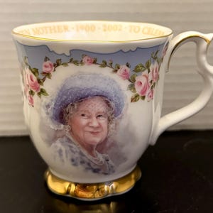 Royal Family Mug Life of Queen Elizabeth the Queen Mother 1900-2002