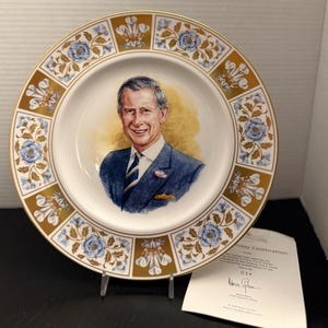 Verjaardagsbord koning Karel III van de koninklijke familie van Doulton