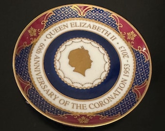 Royal Worcester Queen Elizabeth II Royal Family Plate