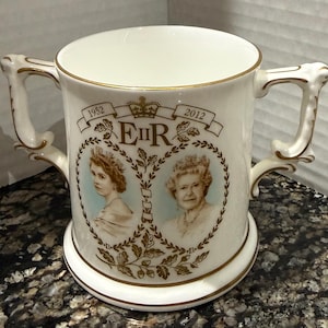 Royal Crown Derby Queen Elizabeth II Diamond Jubilee LE Loving Cup