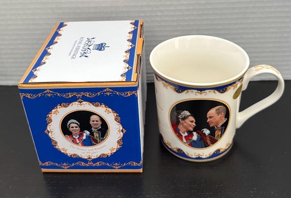 ロイヤルコレクションウィリアム王子とキャサリン妃の結婚記念のマグカップと小物入れ ロイヤルコレクションウィリアム王子とキャサリン妃の結婚記念の
