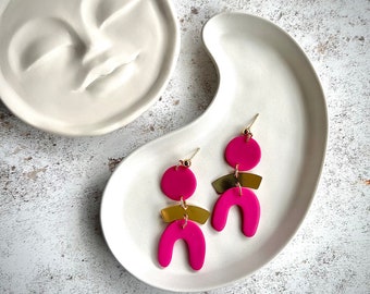 MIRÓ – in Don’t give a pink, contemporary, clay with gold plated charm and earrings