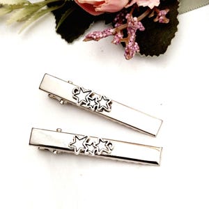 Set of 2 silver star hair clips,minimalist crocodile clip,alligator,triple star handmade,non slip,large,silver side clip,metal hair slide
