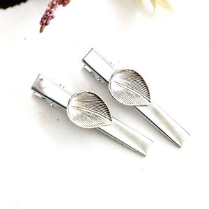 Set of 2 Silver leaf hair clip,minimalist,alligator clip,handmade, silver crocodile clip,side clip,large,light weight hair clip,minimal clip