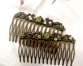 Set of 2 antique bronze hair comb with green gemstones, sparkle, wedding, vintage inspired, retro style, crystal, filigree hair comb.