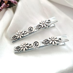 Set of 2 silver minimalist hair clips,flowers and spiral,handmade hair slide,silver side clip,Celtic,lrish flowers,non slip,crocodile clip