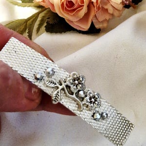 Silver plated floral barrette ve Silver rhinestones  and silver ball beads,minimalist, sparkling, handmade, medium size,wedding, bridesmaid