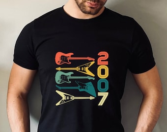 Camiseta de aniversário de 18 anos, camiseta com guitarras, camiseta vintage com pôr do sol e guitarra, camiseta de 2007, presente de aniversário de 18 anos para meninos, camiseta para amantes da música