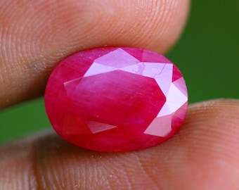 5.65 ct Earth Mined Blood-red Ruby Oval Cut Gemstone Egg Shape Faceted Ruby Gem 13x9.5x4 mm