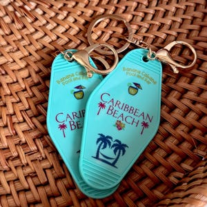 Disney Inspired Motel Keychain | Retro Motel Keychain | AoA Keychain | POP Century Keychain | Riviera Keychain | Caribbean Beach Keychain bild 4