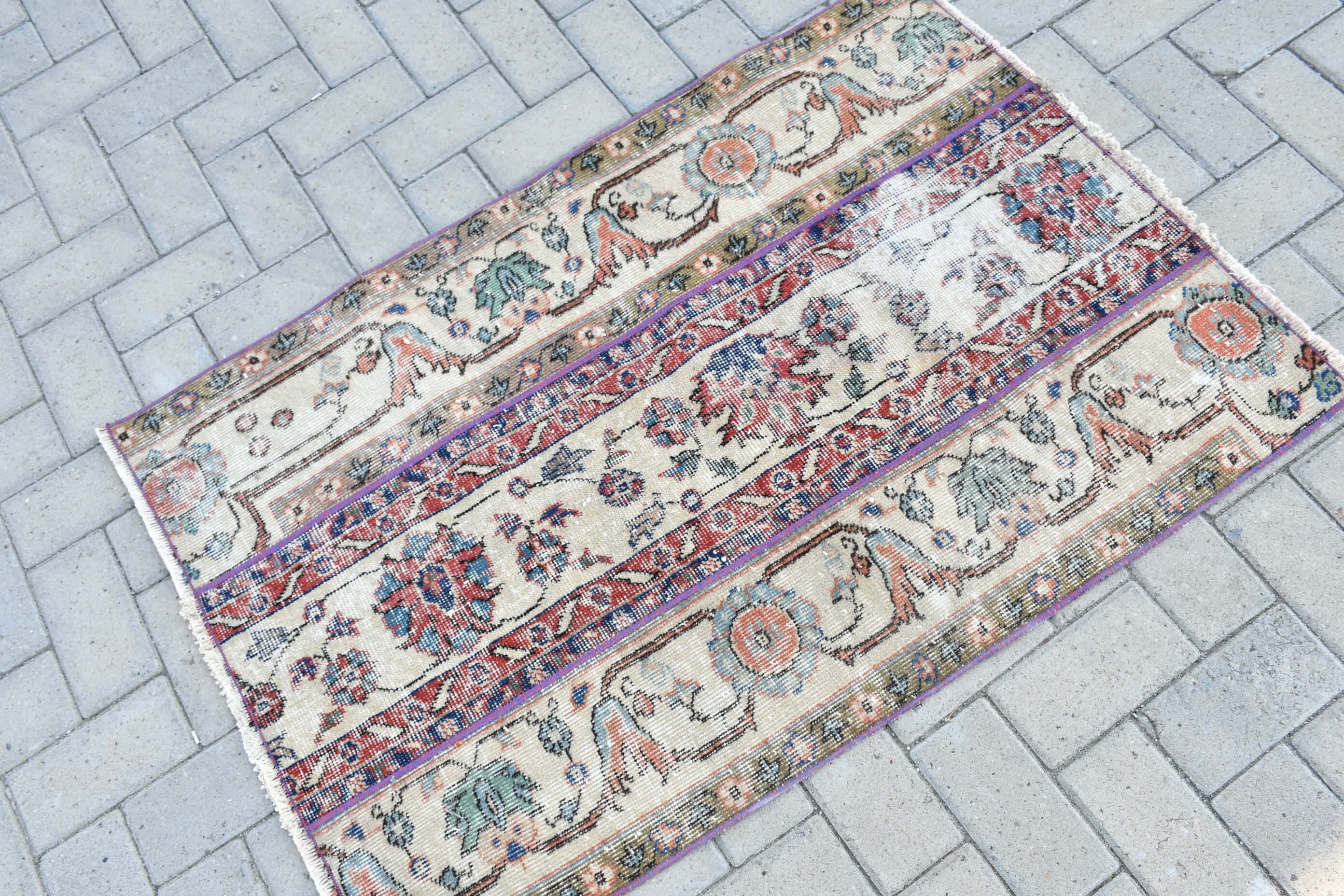 Turkish Rug, Vintage Rug, Small Rug, Home Decor Rug, 31x47 Inches