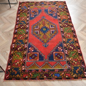 Vintage Rug, Turkish Rug, Accent Rug, Anatolian Rug, Rugs For Bedroom, 3.3x5.4 ft Red Rug, Luxury Vintage Wool Area Rug, Decorative Rug,