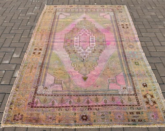 ヴィンテージトルコラグ、5 x 8フィートの花柄エリアラグ、ベージュの