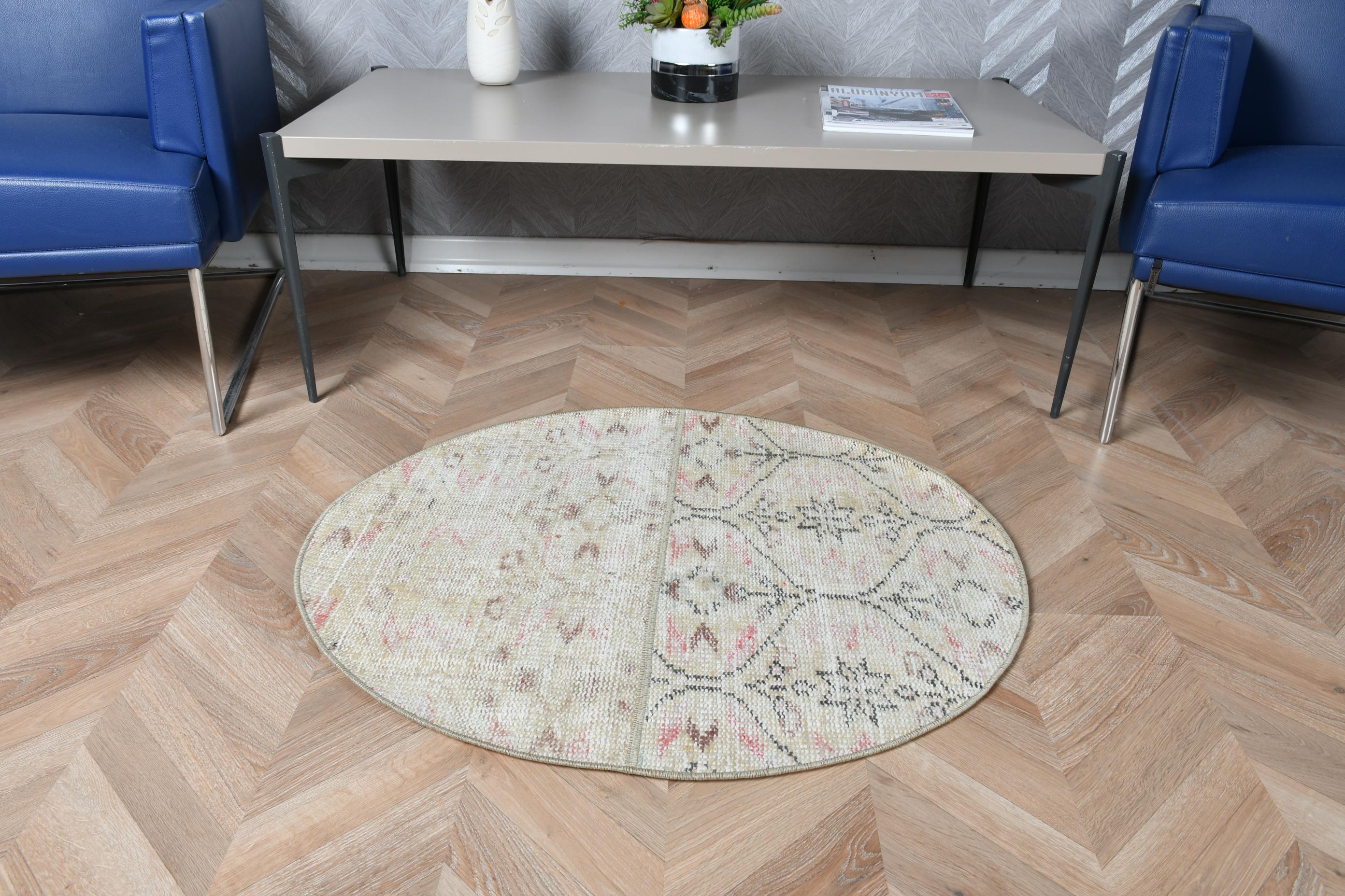 ロイズアンティークス　パッチワークラグ ピンク ベージュ　ロイズ Norwegian Rose Pickett Mosaic Marble Tile | Honed
