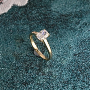 Fake yellow gold engagement rings hot sale