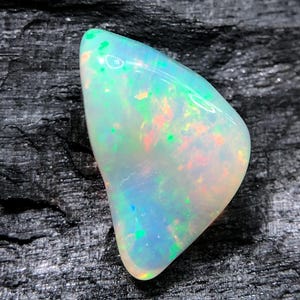 Ethiopian Welo Opal Gemstone: Multi-Color Freeform, 6.40 Ct Loose Opal