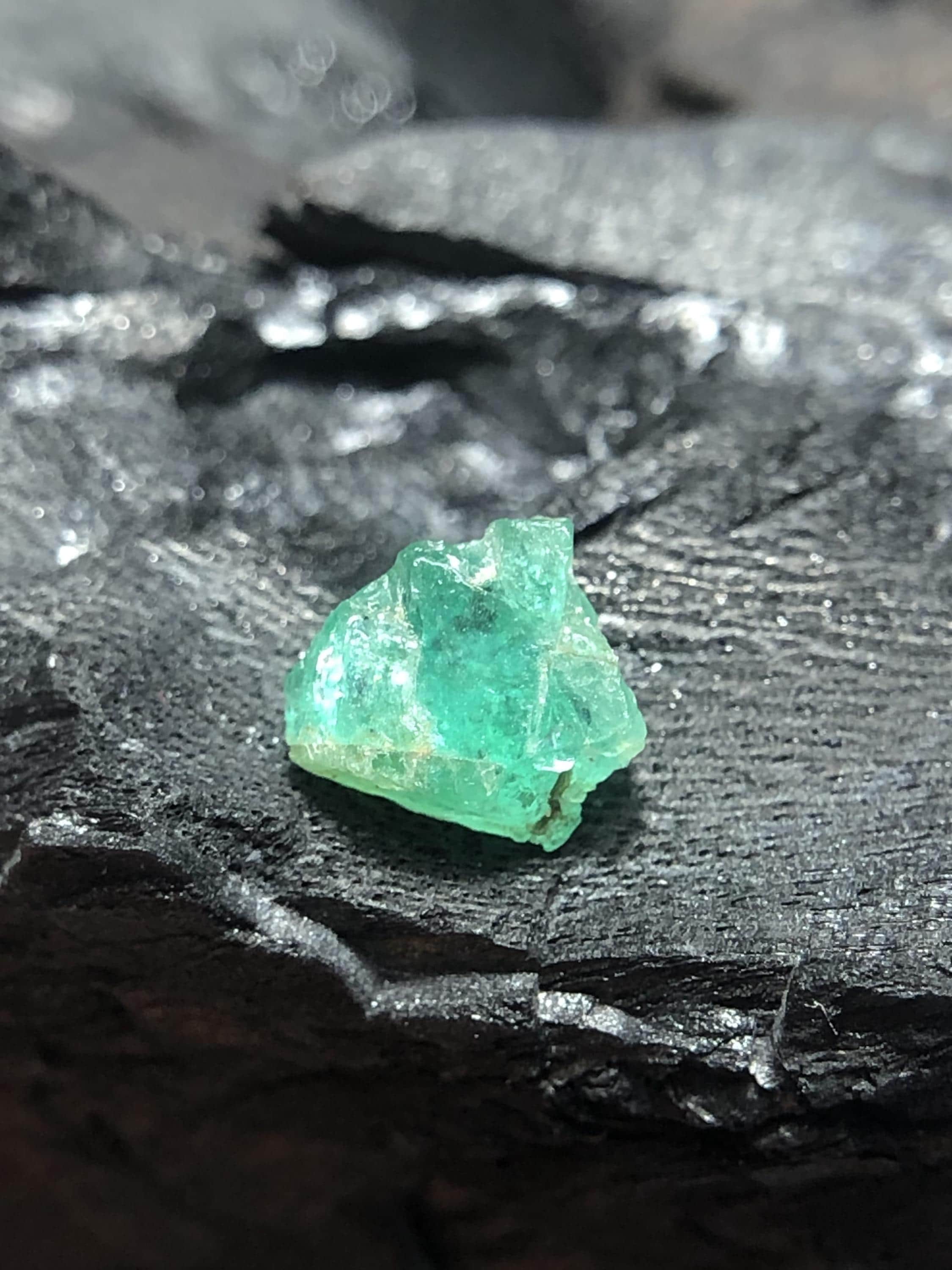 天然グリーンエメラルド原石、6 x 5 MM ルースジェムストーン
