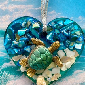 Sea turtle Seashell heart Ornament, Ocean Ornaments, Sea Turtle Ornament, rear view mirror charms, sun catchers, Christmas Beach Ornaments