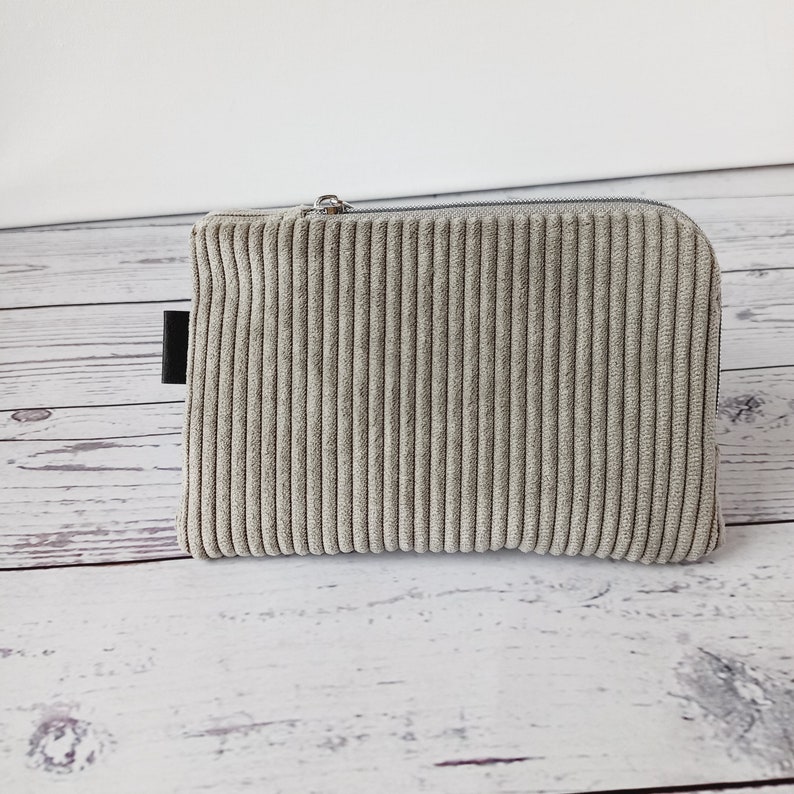 Mini Börse, Münztasche, kleines Etui, Cord Täschchen hellgrau