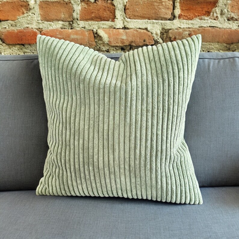 Corduroy cushion covers: handmade home accessories with a feel-good guarantee Eukalyptusgrün