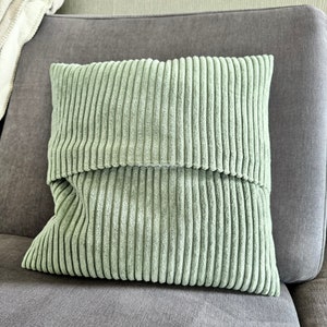 Corduroy cushion covers: handmade home accessories with a feel-good guarantee image 6