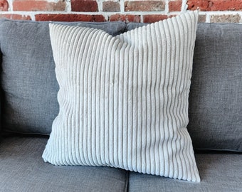 Housses de coussin en velours côtelé : des accessoires pour la maison faits à la main avec une garantie de bien-être