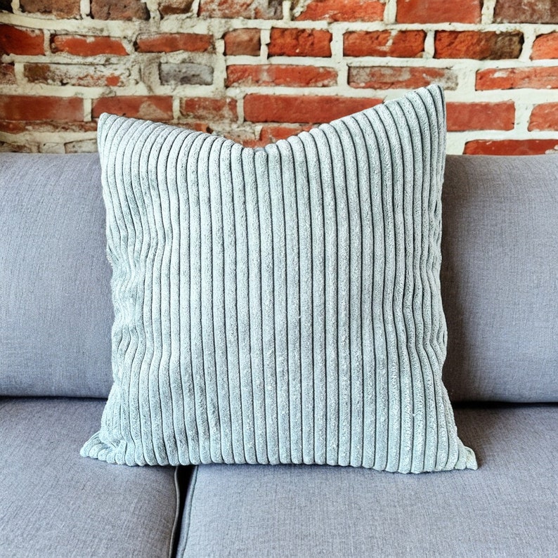 Corduroy cushion covers: handmade home accessories with a feel-good guarantee Jademint