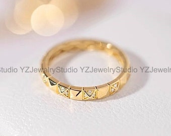 18k Solid Gold Pyramid Stud Diamond Ring/ Spike Ring/ Stacking Ring/ Jewelry Gift