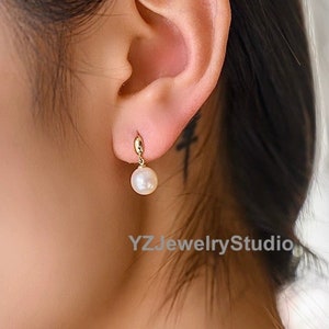 14k Solid Gold Freshwater Pearl Stud Earrings