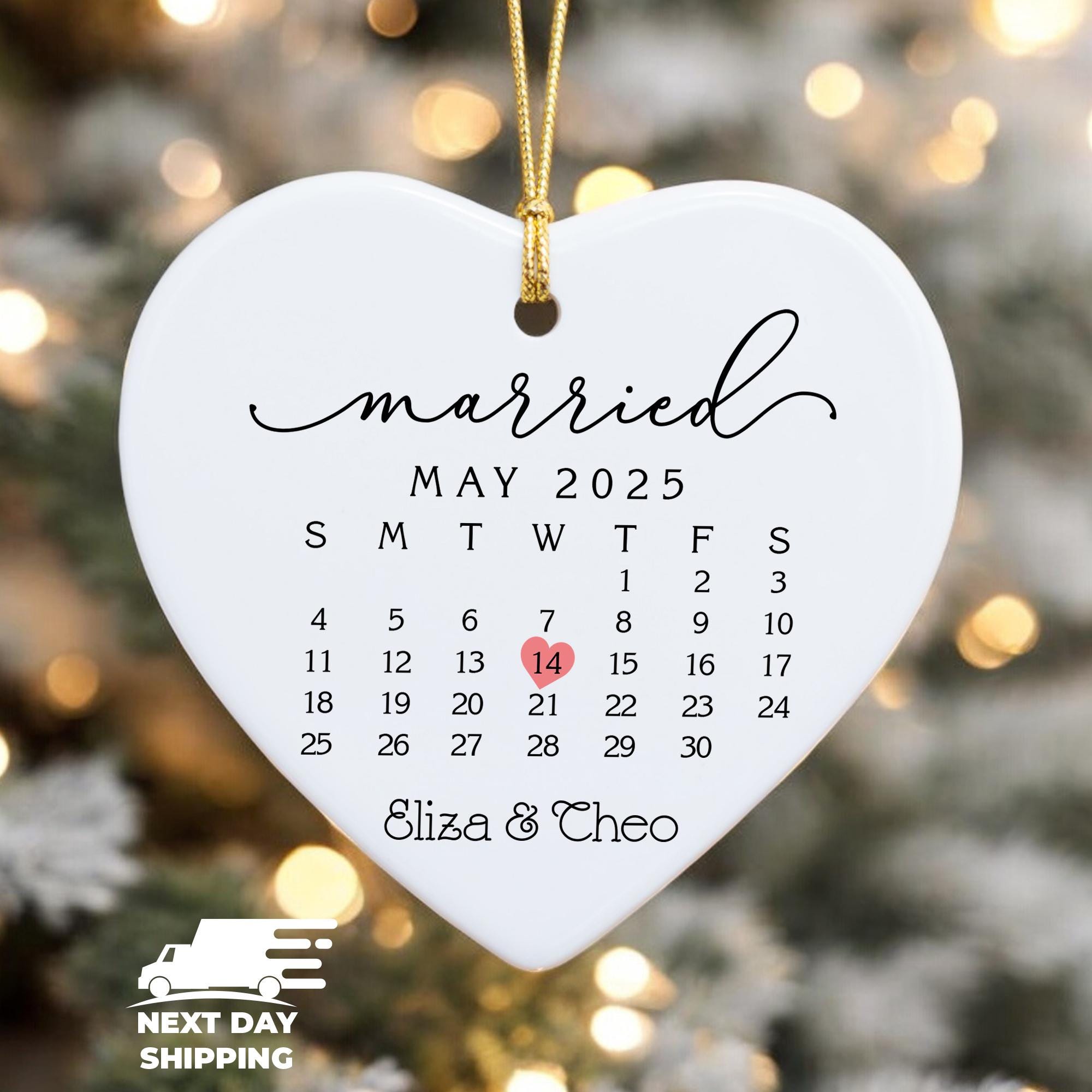2025 Married Calendar Heart Ornament, Custom Couple Wedding Date Ornament, Anniversary Keepsake, Acrylic Ceramic Glass Wedding Welcome Decor