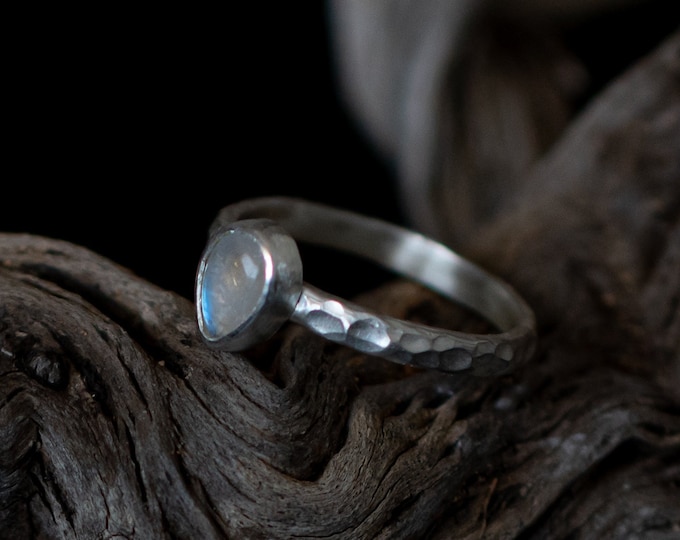 Moon grace ring