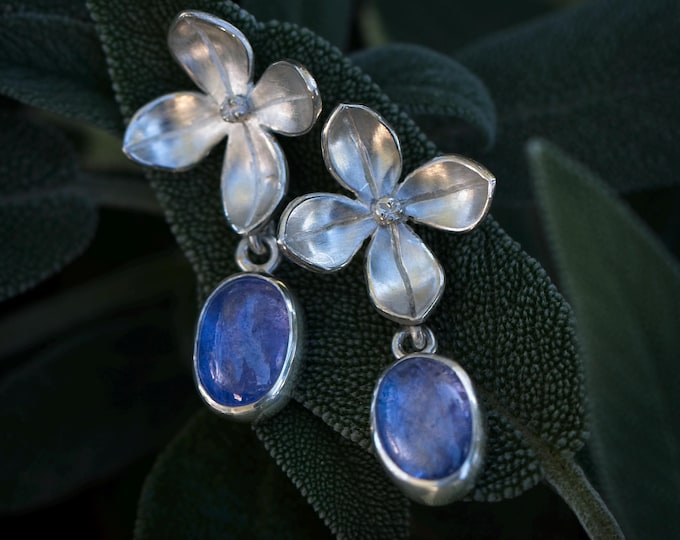 Blissful Lilac earrings