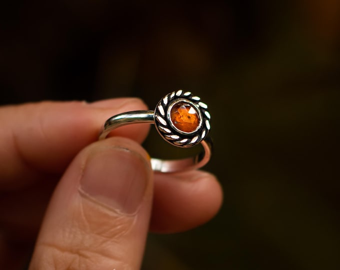 Magical embers ring - Custom Sizing