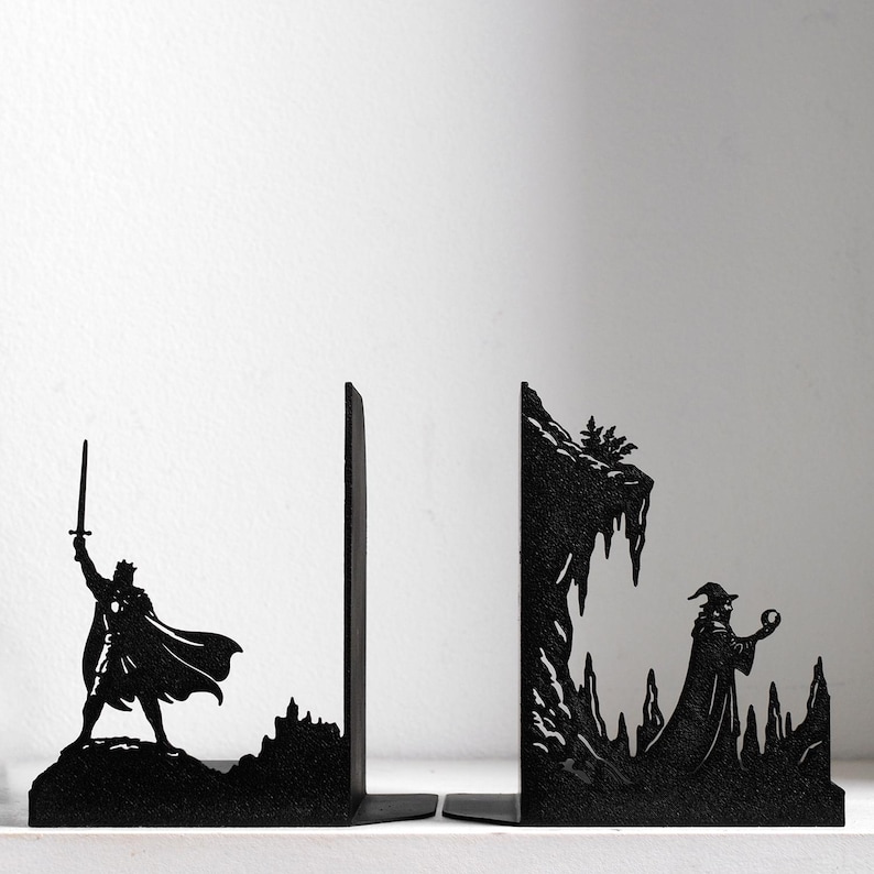 King Arthur & Merlin Bookends – Excalibur Fantasy Bookends – Arthurian Legend Decor – 3D Printed Matte Black PLA – For Fantasy Book Lovers imagen 4